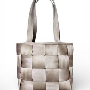 Harvey's The Original Seatbelt Bag
Woven Tote Neutral Beige